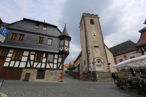 Evangelische Pfarrkirche Johannes der Täufer и дом Три рыцаря