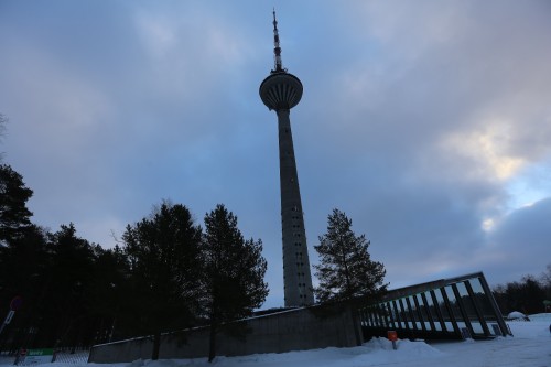 Таллинская телебашня  в высоту 314 метров и является самым высоким сооружением Эстонии, н уступая телебашням Риги (368,5 м) и Вильнюса (324,6 м). Была построена к парусной регате, проведенной в Таллине в рамках XXII летних Олимпийских игр в Москве. 
 Официальное открытие телебашни состоялось 11 июля 1980 года.
 Смотровая площадка, расположена на высоте 170 метров, 

Башня состоит из железобетонного ствола высотой 190 метров и закрепленной на нём металлической мачты высотой 124 метра.
 Внизу башни располагается двухэтажное здание с оборудованием, вестибюлями и конференц-центром. 
Диаметр башни в нижней части составляет 15,2 м, а толщина стены — 50 см.
На уровне 140 метров и выше диаметр башни сокращается до 8,2 м.
 На строительство ушло 10000 м³ бетона и 1900 тонн железа.