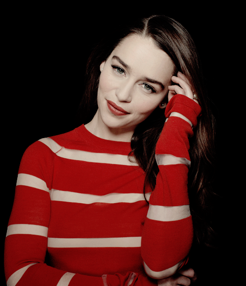 Emilia-Clarke-10.png