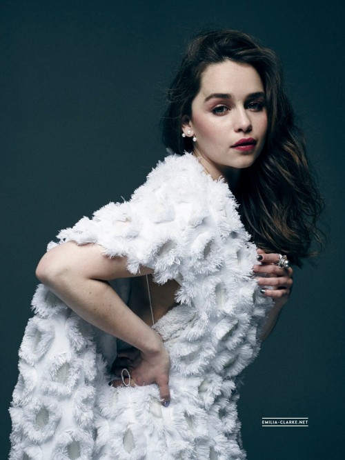 Emilia-Clarke-1208.jpg