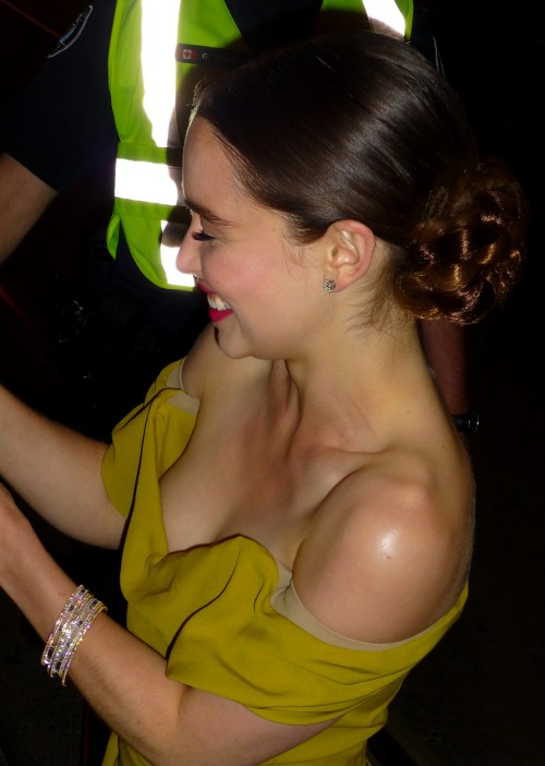 Emilia-Clarke-1930.jpg