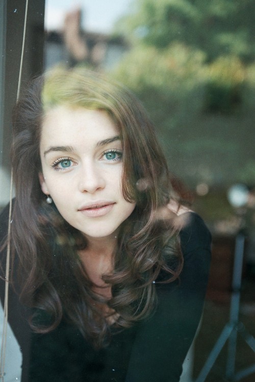 Emilia-Clarke-20.jpg