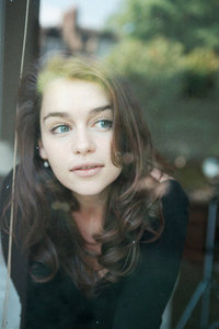 Emilia-Clarke-7.jpg