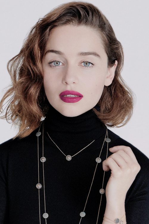 Emilia-Clarke-9.png