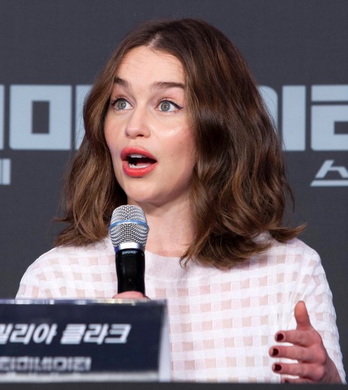 Emilia-Clarke-10457.jpg