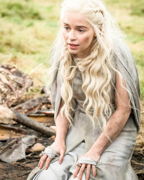 Emilia-Clarke-10581.jpg