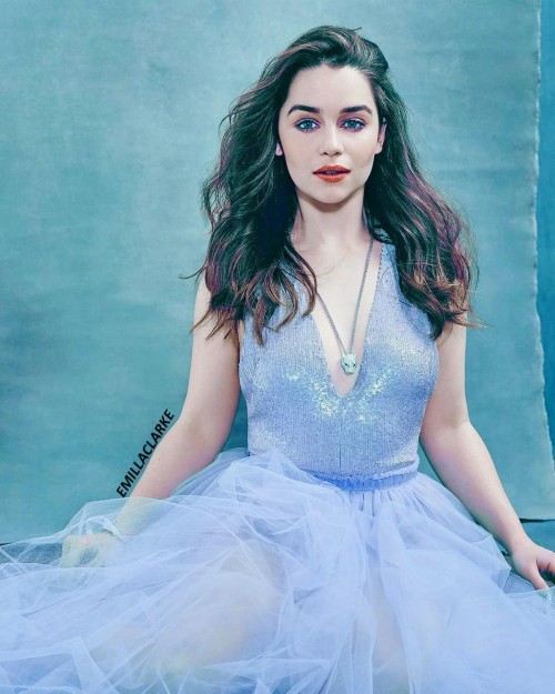 Emilia-Clarke-10786.jpg