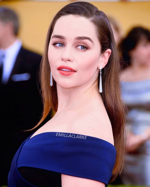 Emilia-Clarke-10850.jpg