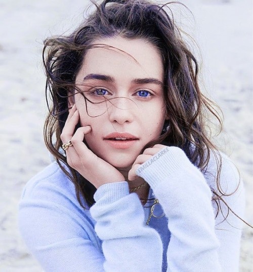 Emilia-Clarke-10876.jpg