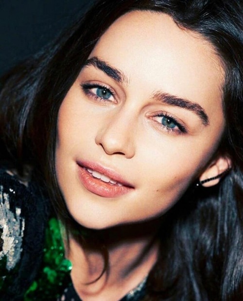Emilia-Clarke-11090.jpg