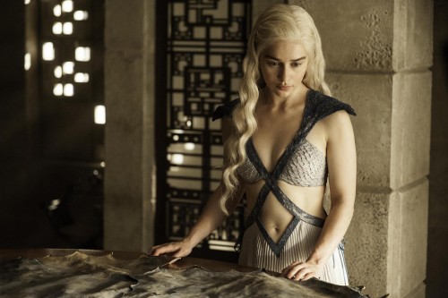 Emilia-Clarke-11260.jpg
