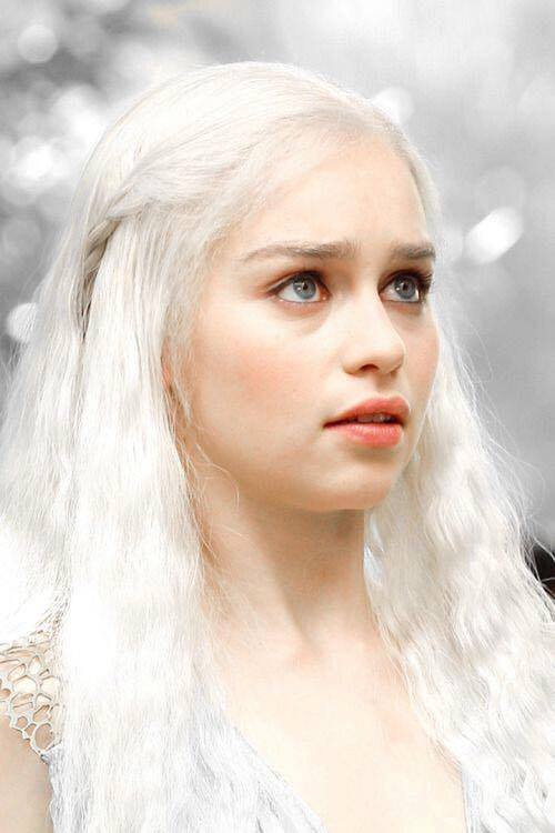 Emilia-Clarke-11275.jpg