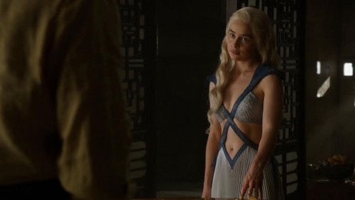 Emilia-Clarke-11345.jpg