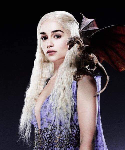 Emilia-Clarke-11365.jpg