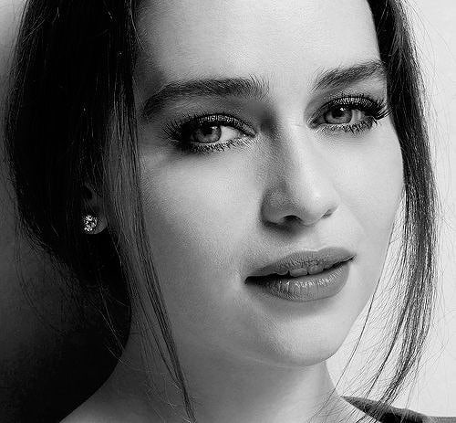 Emilia-Clarke-11407.jpg
