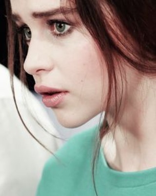 Emilia-Clarke-11465.jpg