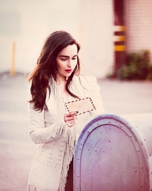 Emilia-Clarke-11547.jpg