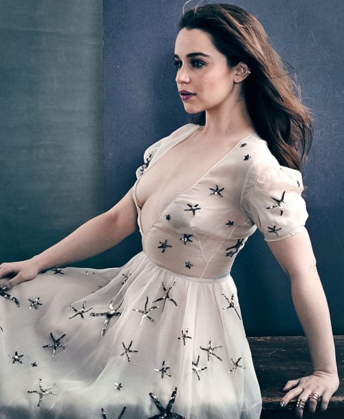 Emilia-Clarke-11573.jpg