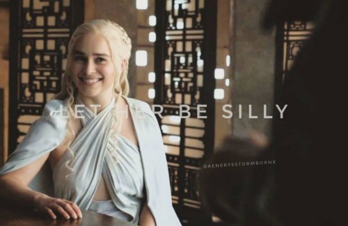 Emilia-Clarke-11590.jpg