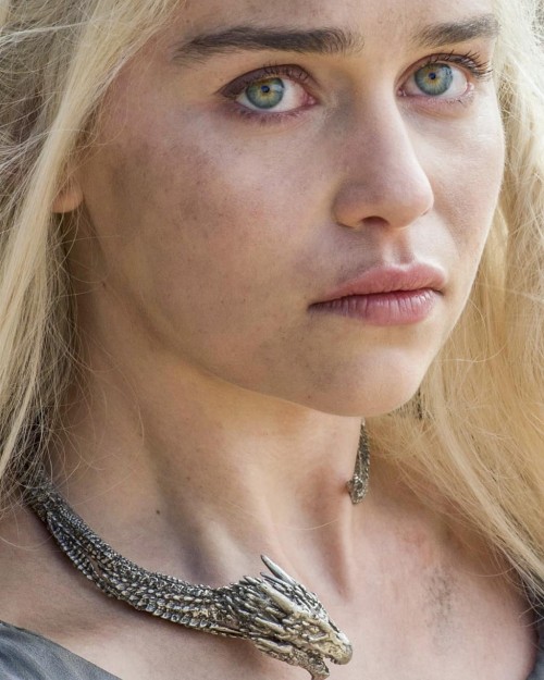 Emilia-Clarke-11605.jpg