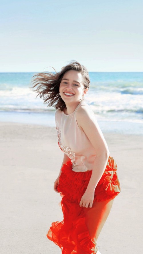Emilia-Clarke-12221.jpg