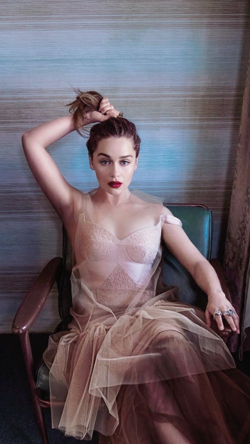 Emilia-Clarke-12225.jpg