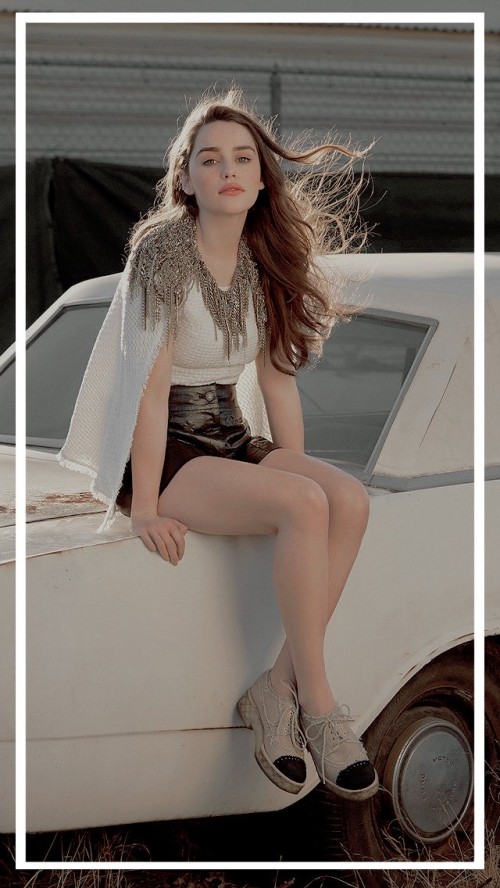 Emilia-Clarke-12237.jpg