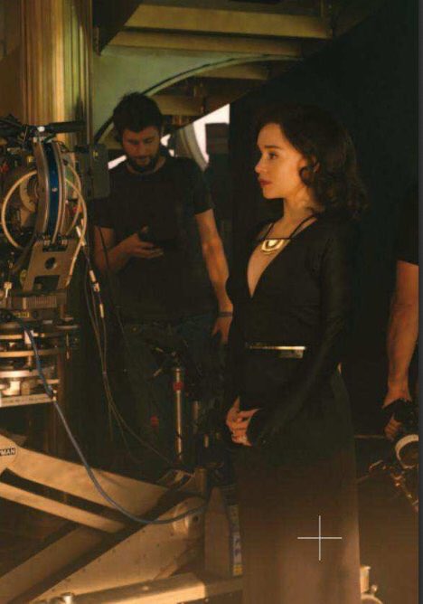 Emilia-Clarke-12331.jpg