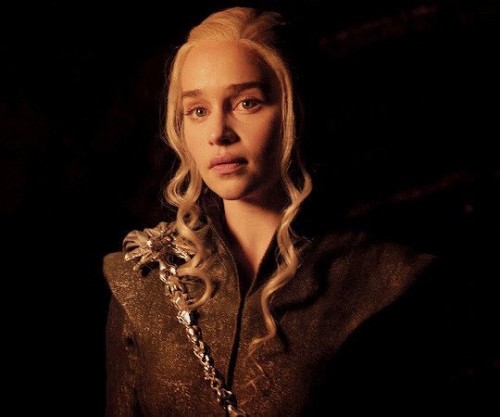 Emilia-Clarke-12404.jpg