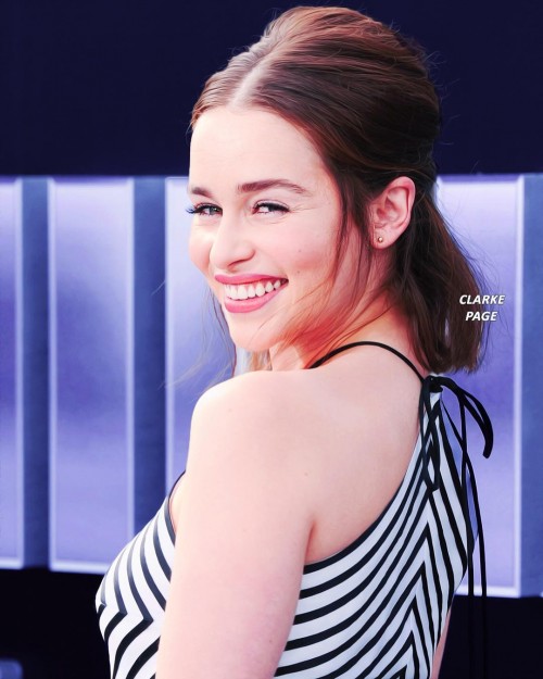 Emilia-Clarke-12649.jpg