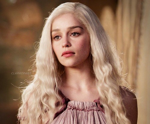 Emilia-Clarke-12759.jpg