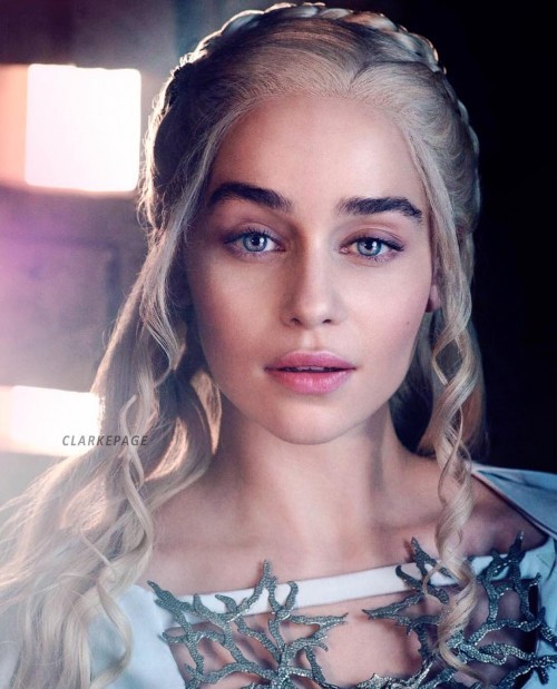 Emilia-Clarke-12818.jpg