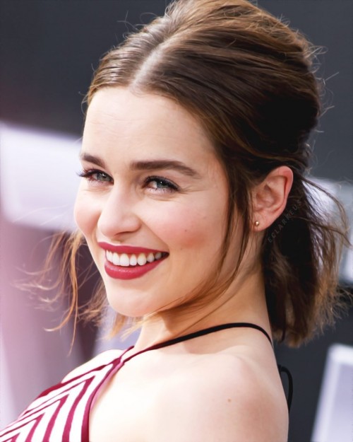 Emilia-Clarke-12968.jpg