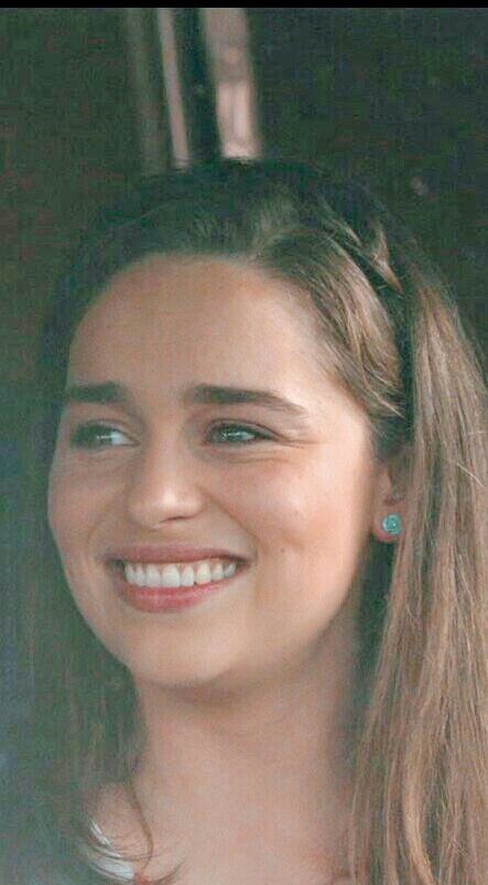 Emilia-Clarke-20015.jpg