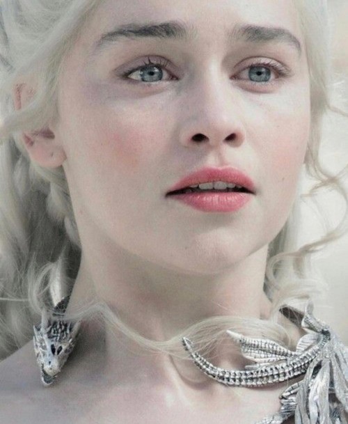 Emilia-Clarke-20214.jpg