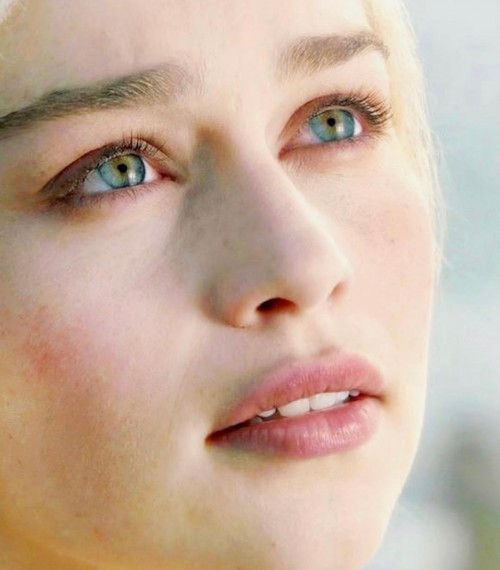 Emilia-Clarke-20215.jpg