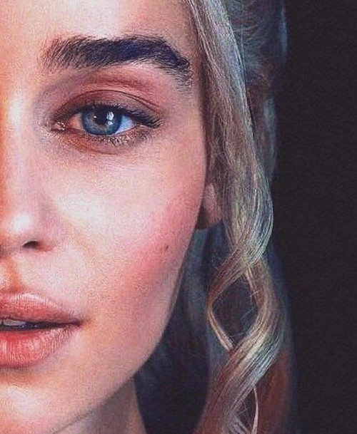 Emilia-Clarke-20216.jpg