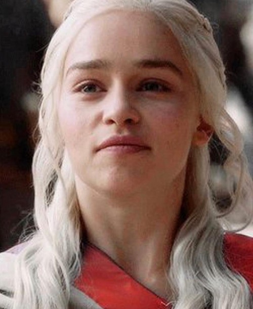Emilia-Clarke-20222.jpg