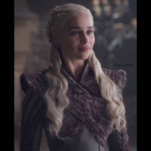 Emilia-Clarke-20274.jpg