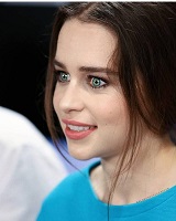 Emilia-Clarke-20307.jpg