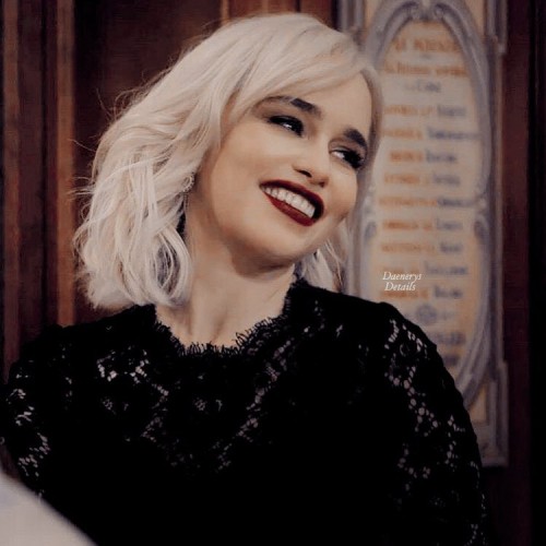 Emilia-Clarke-20946.jpg