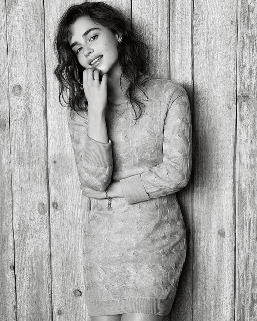Emilia-Clarke-21146.jpg