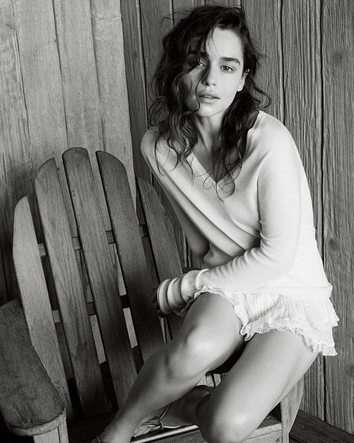 Emilia-Clarke-21149.jpg