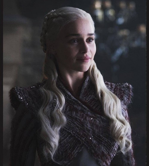 Emilia-Clarke-21154.jpg
