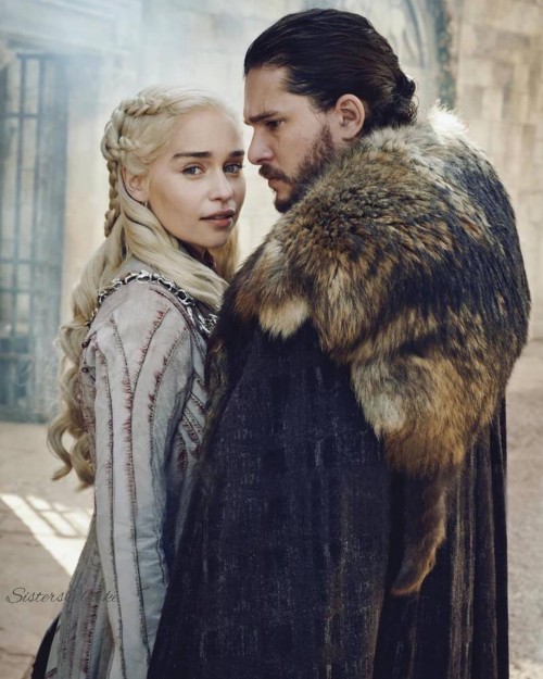 Emilia-Clarke-21165.jpg