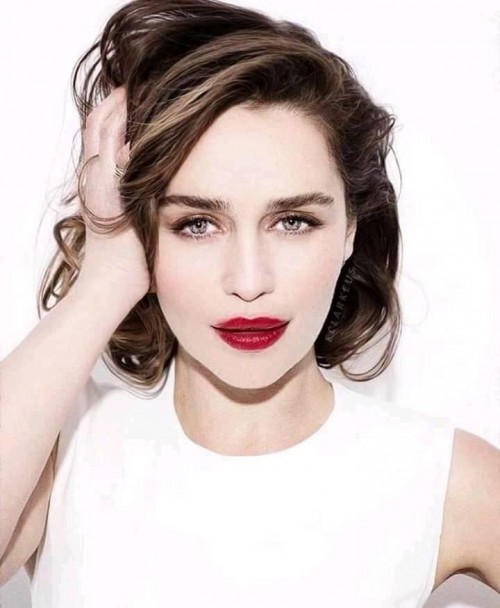 Emilia-Clarke-21184.jpg