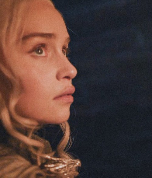 Emilia-Clarke-21199.jpg