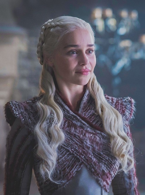 Emilia-Clarke-21203.jpg