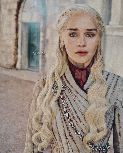 Emilia-Clarke-21264.jpg