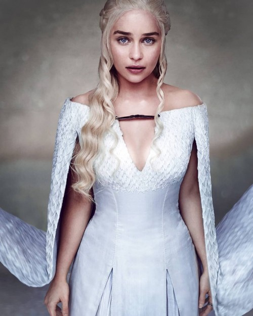 Emilia-Clarke-21272.jpg